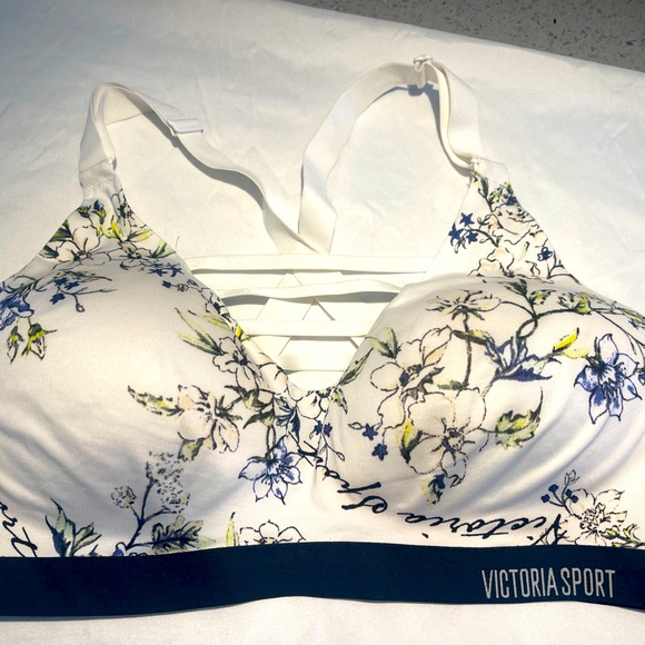 Victoria’s Secret sport bra - Picture 1 of 3